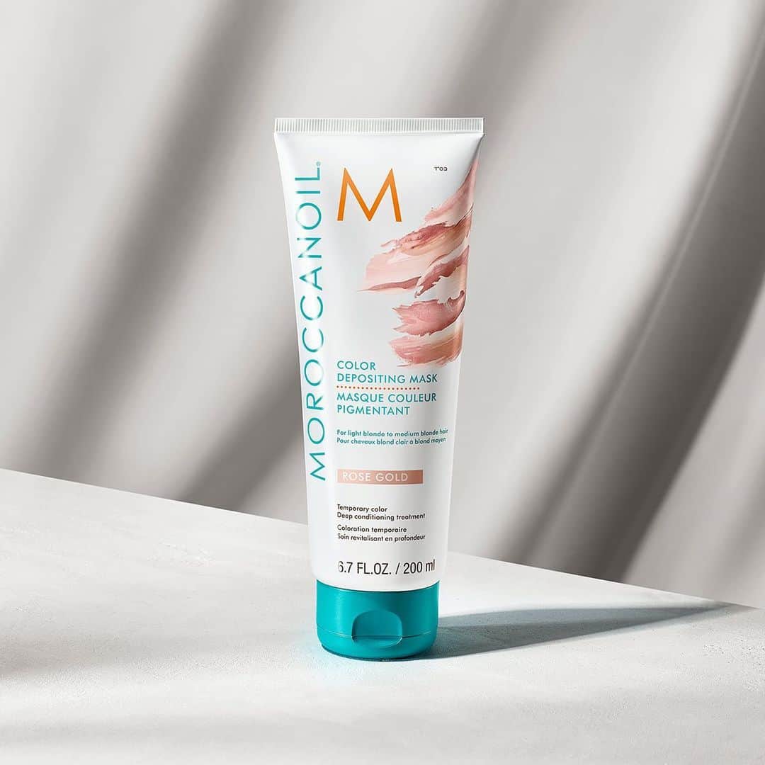 Moroccanoilさんのインスタグラム写真 - (MoroccanoilInstagram)「"I absolutely love this rose gold color and it was so easy to use. My hair looks great but still feels very healthy. I love that it's not super permanent as well so I can change it up." - Tessa P. on using our Color Depositing Mask in Rose Gold」9月18日 1時06分 - moroccanoil