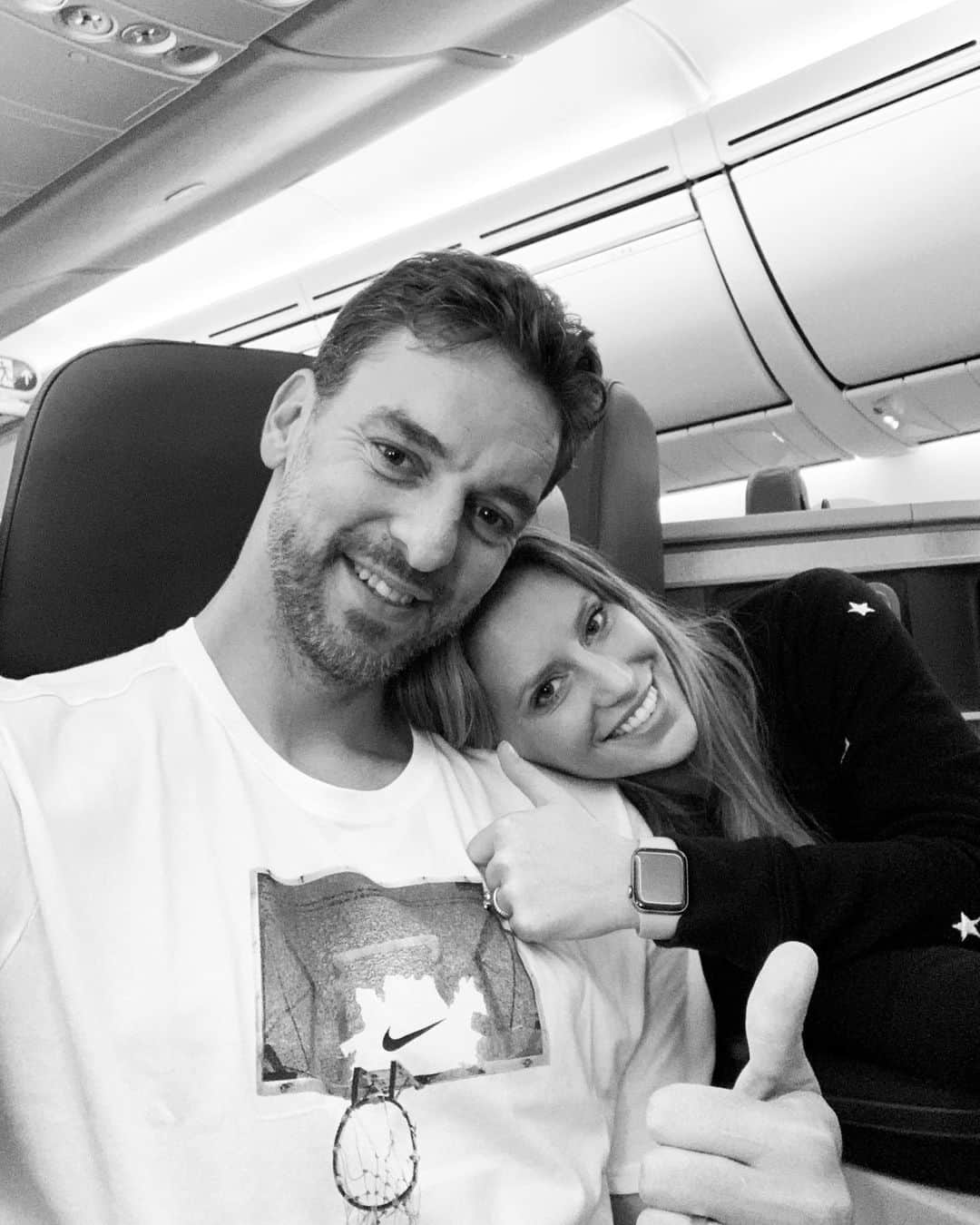 パウ・ガソルさんのインスタグラム写真 - (パウ・ガソルInstagram)「🛫🇺🇸 here we come #Portland!! ✈️ para Portland!! @trailblazers」9月18日 1時07分 - paugasol