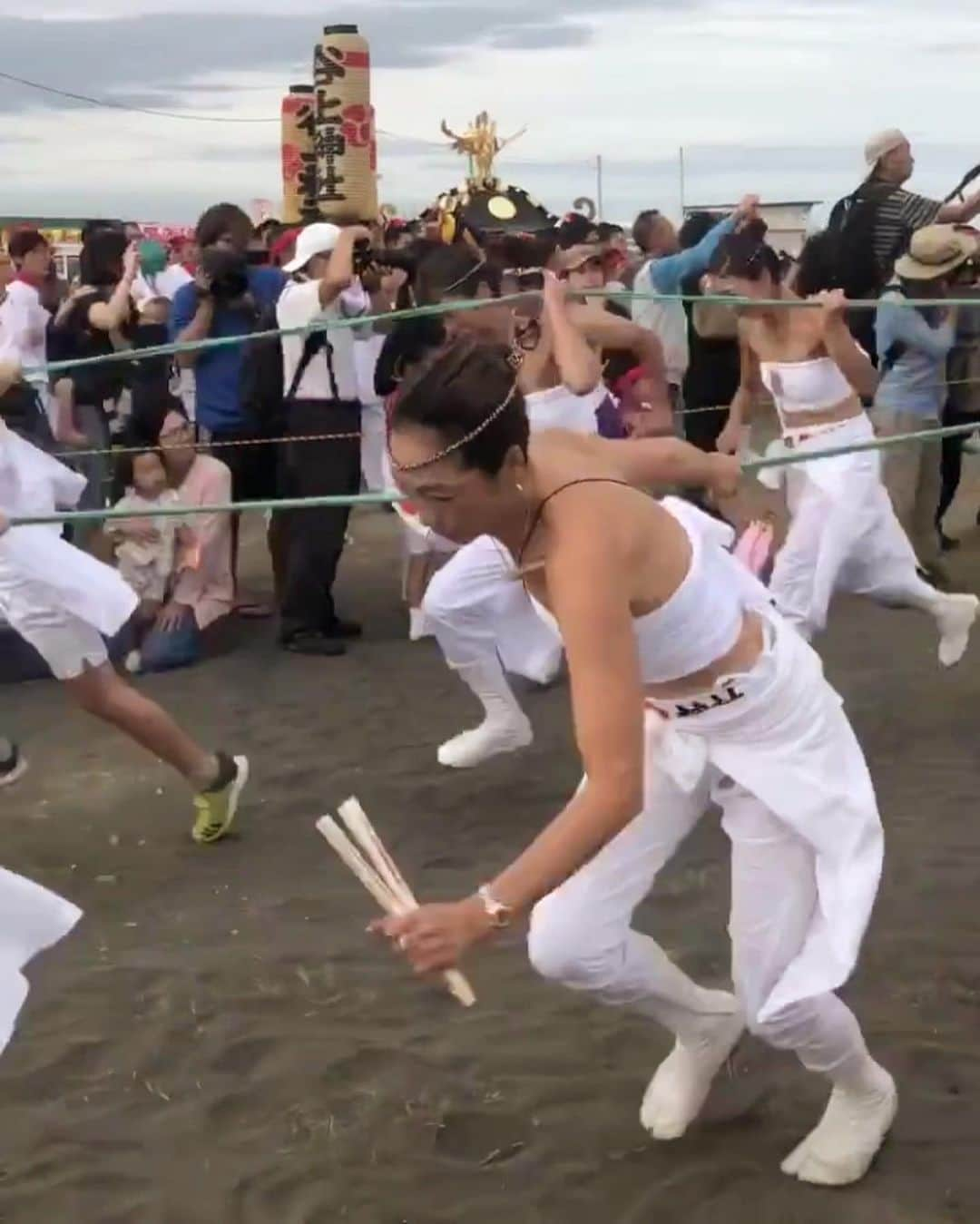 岡部亜紀さんのインスタグラム写真 - (岡部亜紀Instagram)「上総十二社祭り⛩ 台風の被害で皆んな大変だったけど無事終わりました🙏🏽✨」9月18日 1時26分 - akiokabe