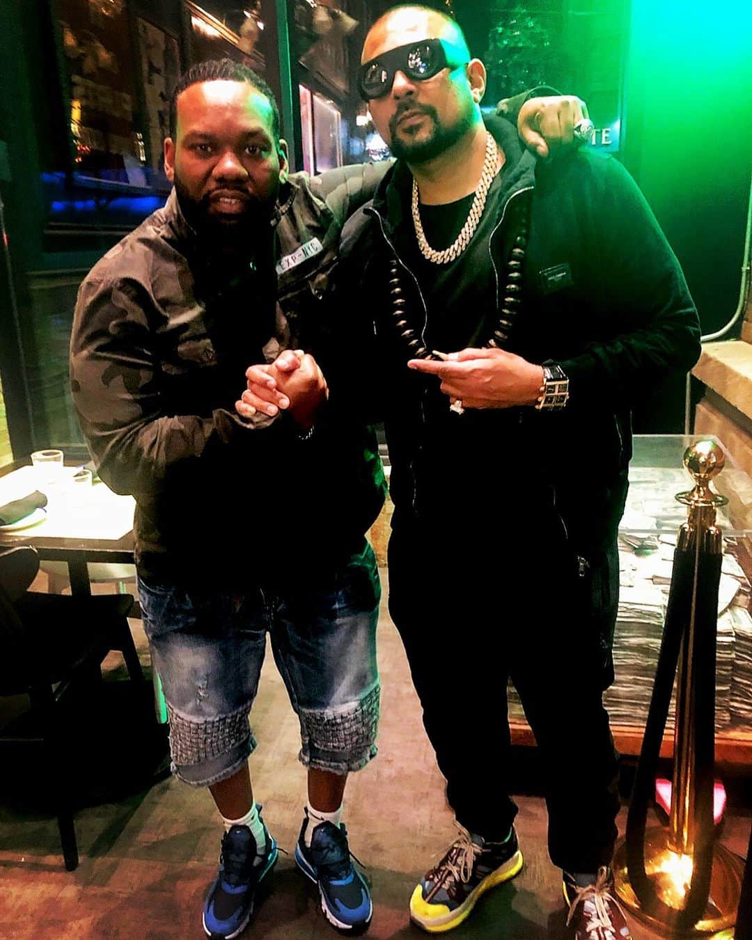 レイクウォンさんのインスタグラム写真 - (レイクウォンInstagram)「#blessupbrethren @duttypaul .. late night Irish moss click .. somewhere LOWKEY」9月18日 1時35分 - raekwon