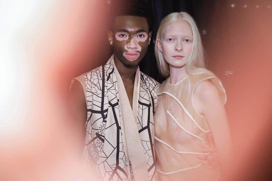 スリーアズフォーのインスタグラム：「Thank you @purplefashionmagazine for the backstage cover of our latest collection:”Human plant” spring summer 2020 backstage pictures by @schohaja featuring @mojojojo_jojo and @yvesmark.chery Thank you everyone that was a part and helped to make our show #threeasfour happen: casting @barbarapfister @style360nyfw @klarna @klarna.usa @skechers @rado @jvincentmakeup @nymbrands sound: @benbrunnemer  animation film/ show visuals @brainclosed @georgiastudio production @isewhitestylist @marcelokrasilcic studio team : @autumnbeckens [Studio Team] Nina, Alex, Yi Hsuan, Viola, Sarah, Lilly, Wen-Shin, Yuchen, Michelle,Samyukta, Dante, Laureline, Chandler, Natalia, Annie, Paolo, Mark , Ti and Philip wyatt , @showroomseven @mandieerickson all our beautiful models and their agents and the universe ! 🙏🏻🙏🏻🙏🏻 #humanplant #human #plant #ss2020 #nyfw #fashionweek #fashionweeknyc #backstage #threeasfour」