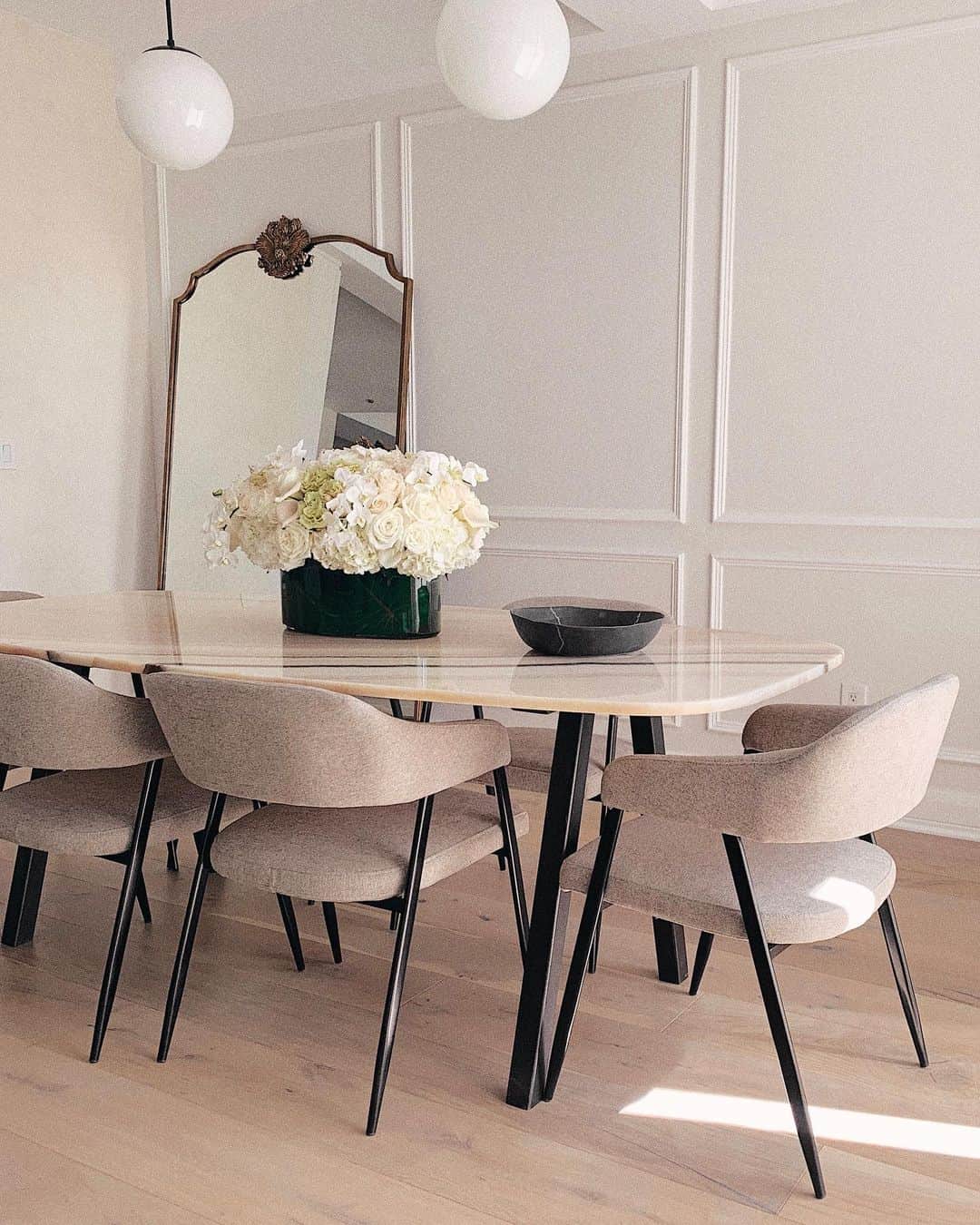 Marianna Hewittのインスタグラム：「my home has been one of my biggest goals and dreams achieved. I can’t believe it’s mine 😫🙏🏼 @maison_trouvaille #homewithMH」