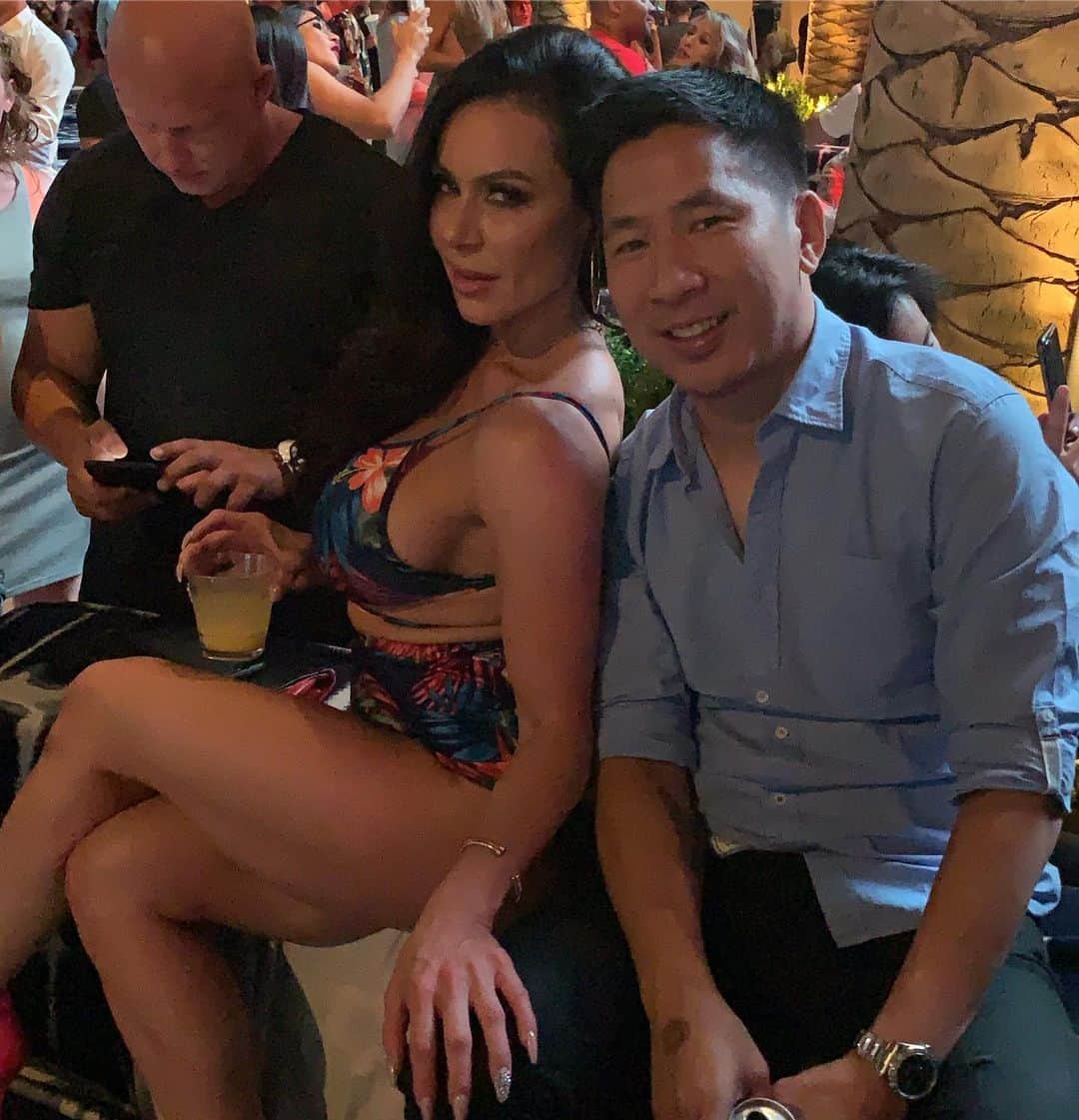 Kendra Lustさんのインスタグラム写真 - (Kendra LustInstagram)「So great hanging out with you! It has been a pleasure working together! My #marketingmanager @jonh_312 You are #awesome!! Thank u for coming out to my birthday #Vegas Looking forward to the what is in the future! #tuesdaymotivation I am especially thankful for you help me to explore other opportunities 🙌🏽🙏🏽」9月18日 2時54分 - kendralust