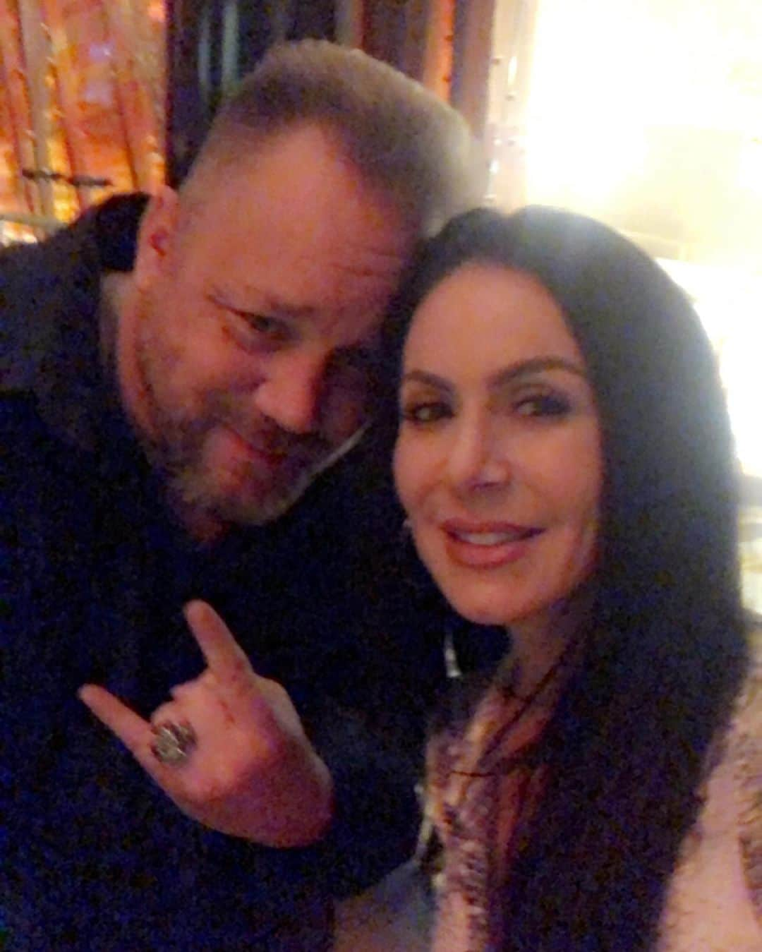 Kendra Lustさんのインスタグラム写真 - (Kendra LustInstagram)「So great having dinner with my friend...The one and ONLY @scotymac514 🤘🏻It was so nice catching up and not over loud club music :) See u soon and thanks for everything! 😊 #Vegas #Selfie」9月18日 3時17分 - kendralust