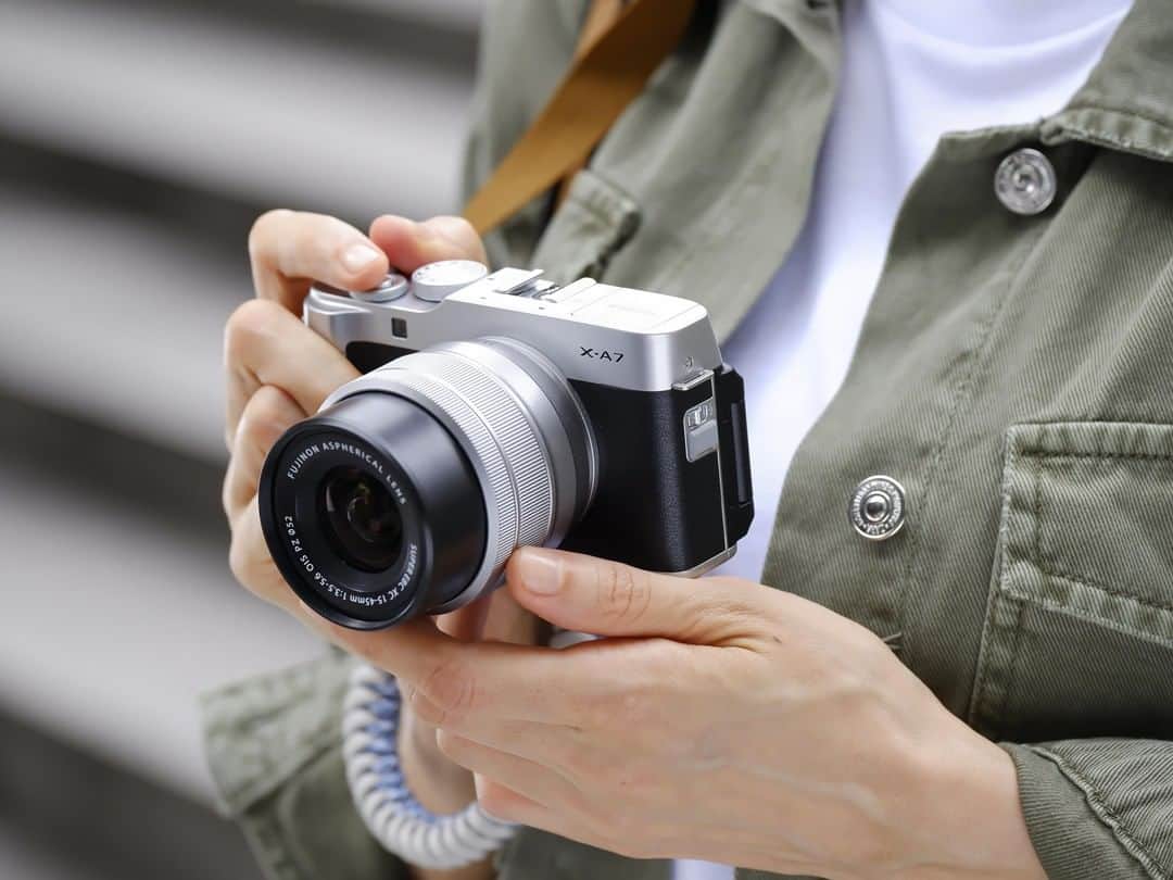 Fujifilm UKさんのインスタグラム写真 - (Fujifilm UKInstagram)「Did you hear the news last week?  We recently revealed the newest addition to the X Series family, the FUJIFILM X-A7. Simple, familiar controls at your fingertips let you create stunning results that tell your unique story.  Discover more via our IGTV... #Fujifilm #XA7 #FUJIFILMXA7 #XSeries」9月18日 3時30分 - fujifilmuk