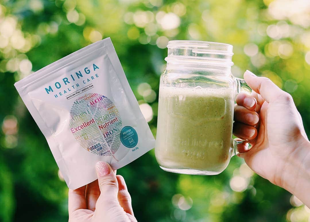 吉松育美さんのインスタグラム写真 - (吉松育美Instagram)「. My breakfast: Moringa Smoothie😊✨ . Moringa is super food👍 . 今日の朝食はモリンガスムージー❤スーパーフードで食物繊維はレタスの２８倍だってー! -Banana🍌 -Almond milk 🍼 -Moringa . 他にも栄養満点😍👍 . . . #smoothie #healthy #superfood #moringa #morning #good #lifestyle #love #green」9月18日 3時42分 - ikumiyoshimatsu