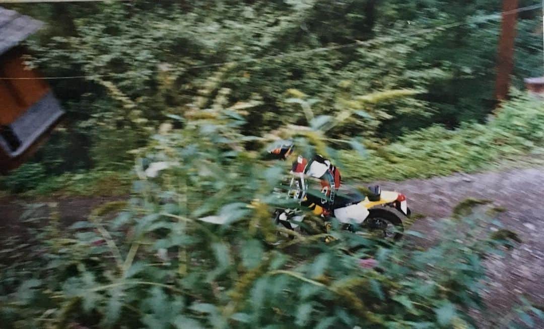 福山理子さんのインスタグラム写真 - (福山理子Instagram)「2001年ネットライダース #奥多摩キャンプ場  #林道 #モトクロス #Forestroad #offroad #SUZUKIDT」9月18日 3時49分 - rikofukuyama