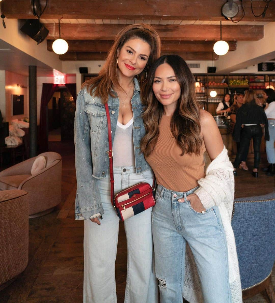 マリア・メノウノスさんのインスタグラム写真 - (マリア・メノウノスInstagram)「Loving the MH x @dl1961denim collab. It’s awesome to support and watch women thrive in business 🙌🏽」9月18日 4時17分 - mariamenounos