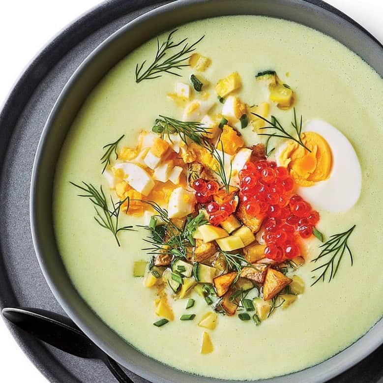 Food & Wineさんのインスタグラム写真 - (Food & WineInstagram)「This velvety smooth zucchini soup is @zaichik13's answer to an abundance of summer squash. Inspired by her travels in Moscow, where everything you need to make the Russian chilled soup (or okroshka) can be purchased at most deli counters, her version is made with zucchini and gets a flavor upgrade with pickled squash and a sprinkle of briny salmon roe. Tap the link in our bio for the recipe, or read her story along with 12 other food lovers who have shared their favorite (and most delicious) food discoveries from a world well-traveled, in our September issue. 📷: @gregdupree」9月18日 4時32分 - foodandwine