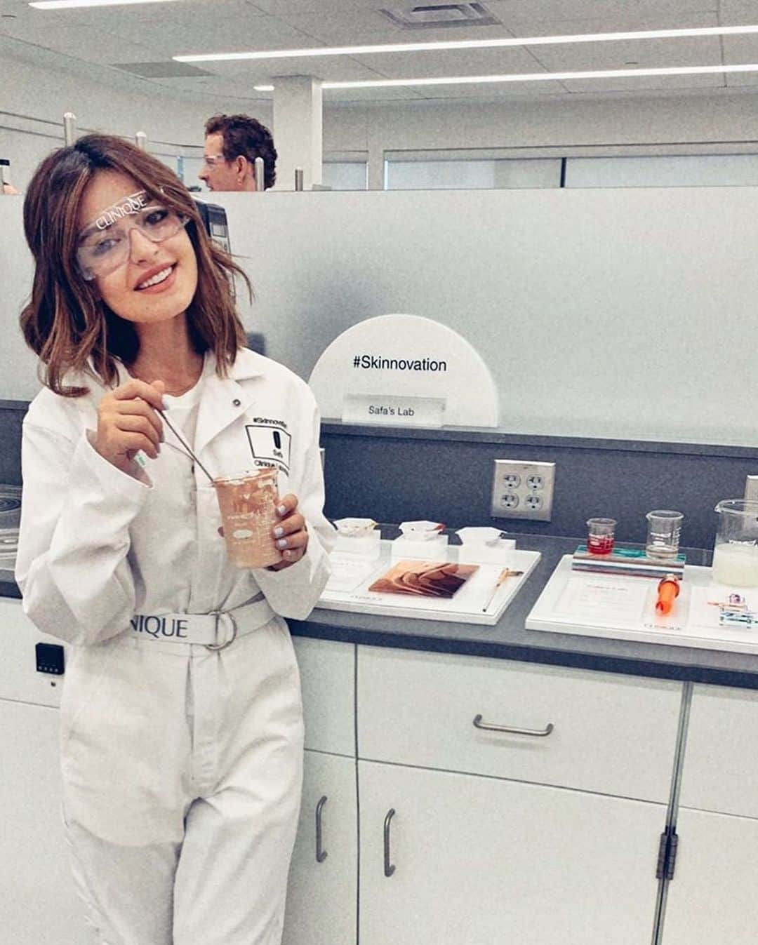 クリニークさんのインスタグラム写真 - (クリニークInstagram)「Our #Skinnovation journey highlighted the innovation, science, and rigorous testing that goes into all of our skincare and makeup formulas. 👩‍🔬✨ Swipe ⬅️ for more with @voce_miyoshi, @safasrour, @pupesosweet, @em_henderson, and @dermpeace. #Skinnovation #Clinique #beauty #makeup #skincare #parabenfree #fragrancefree #happyskin」9月18日 4時42分 - clinique