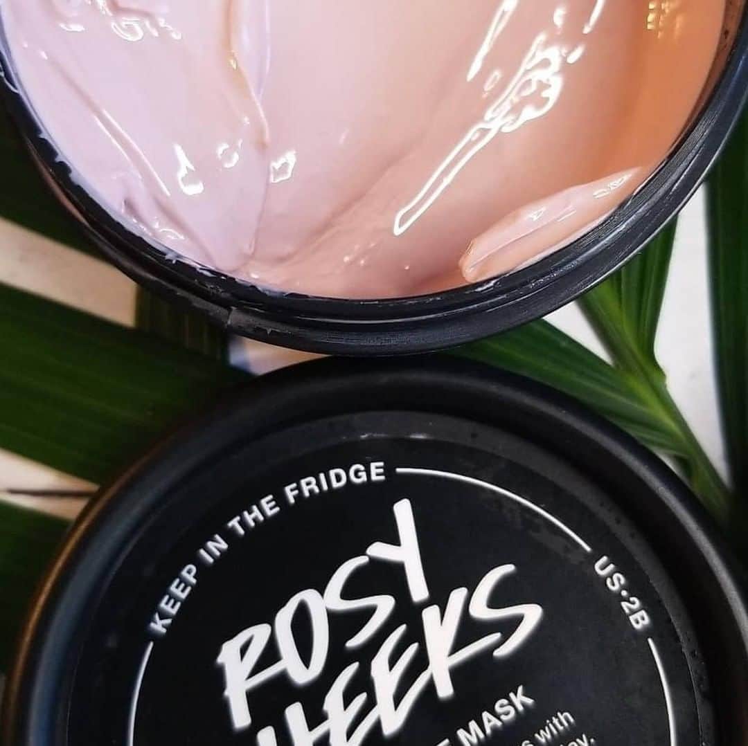 LUSH Cosmeticsさんのインスタグラム写真 - (LUSH CosmeticsInstagram)「You didn't think we forgot about #texturetuesday, did you? 🌹⁠ ⁠ For those who haven't tried Rosy Cheeks yet, it's a fresh face mask that helps to soothe even the most delicate of skin. This angel is full of calamine and Turkish rose oil to help sensitive skin feel calmed, cooled, and balanced. ⁠ ⁠ Find fresh face masks at a store near you.  Check our link in bio for our store locator. ⁠ ⁠ /📷: @weartobareblog⁠ *⁠ *⁠ *⁠ #naturalskincare #naturalbeauty #skincareroutine #instabeauty #crueltyfree #healthyskin #beautyaddict⁠」9月18日 4時55分 - lushcosmetics