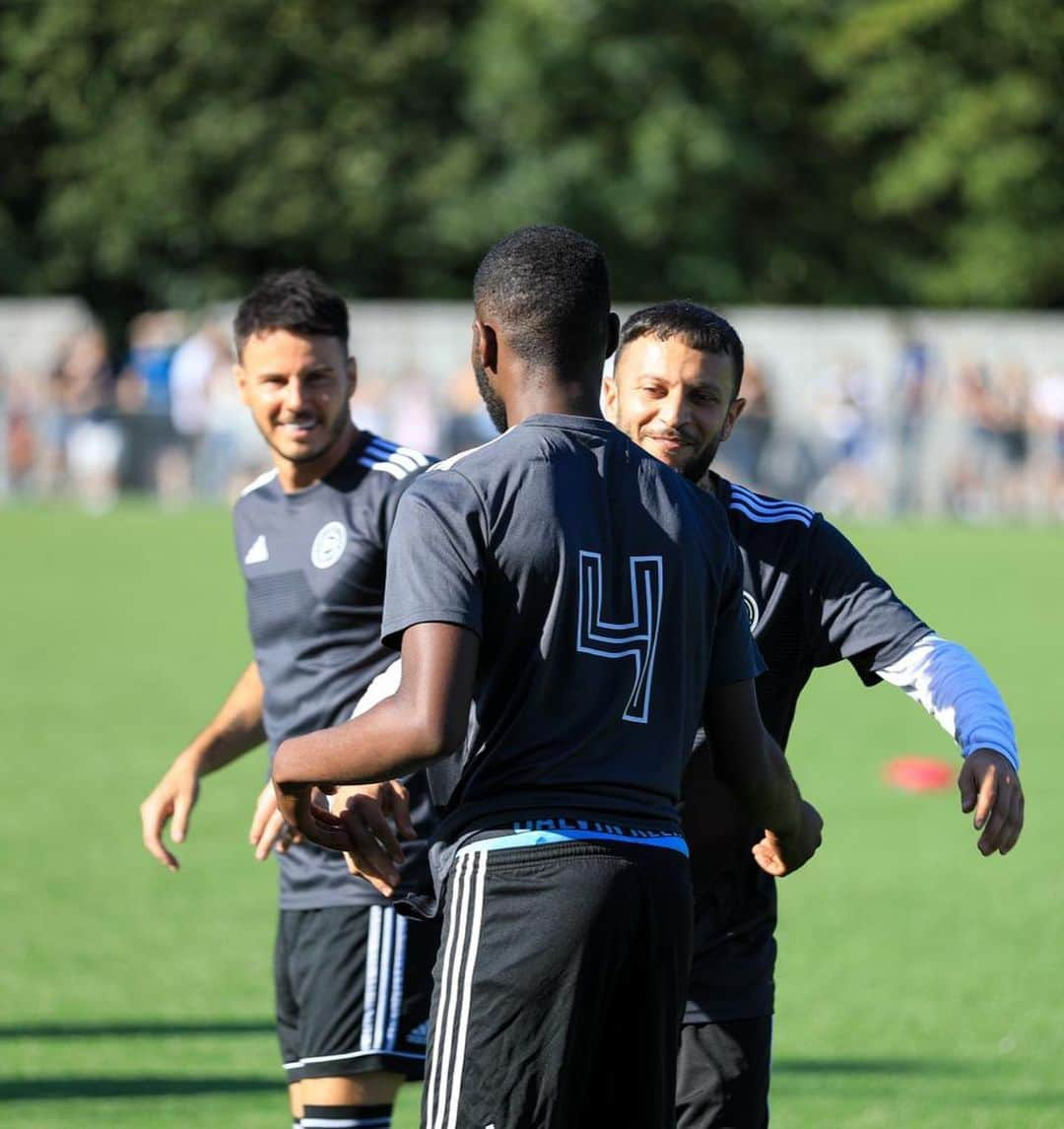 F2Freestylersさんのインスタグラム写真 - (F2FreestylersInstagram)「Big up @santandave for making his @f2footballclub debut on Sunday. The guy drove down from Birmingham to support the @kickalzfc cause and even pressured to personally donate money to the charity as well as giving up his time. What a guy 🙏🏻💙 Can the #F2Family send him some love below 💙」9月18日 5時14分 - thef2