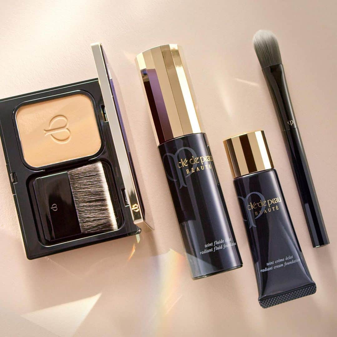Clé de Peau Beauté Officialさんのインスタグラム写真 - (Clé de Peau Beauté OfficialInstagram)「Introducing #CleDePeauBeaute’s Radiant Foundations. Available in three finishes: semi-matte, dewy & sheer, and luminous and full.」9月18日 5時11分 - cledepeaubeaute