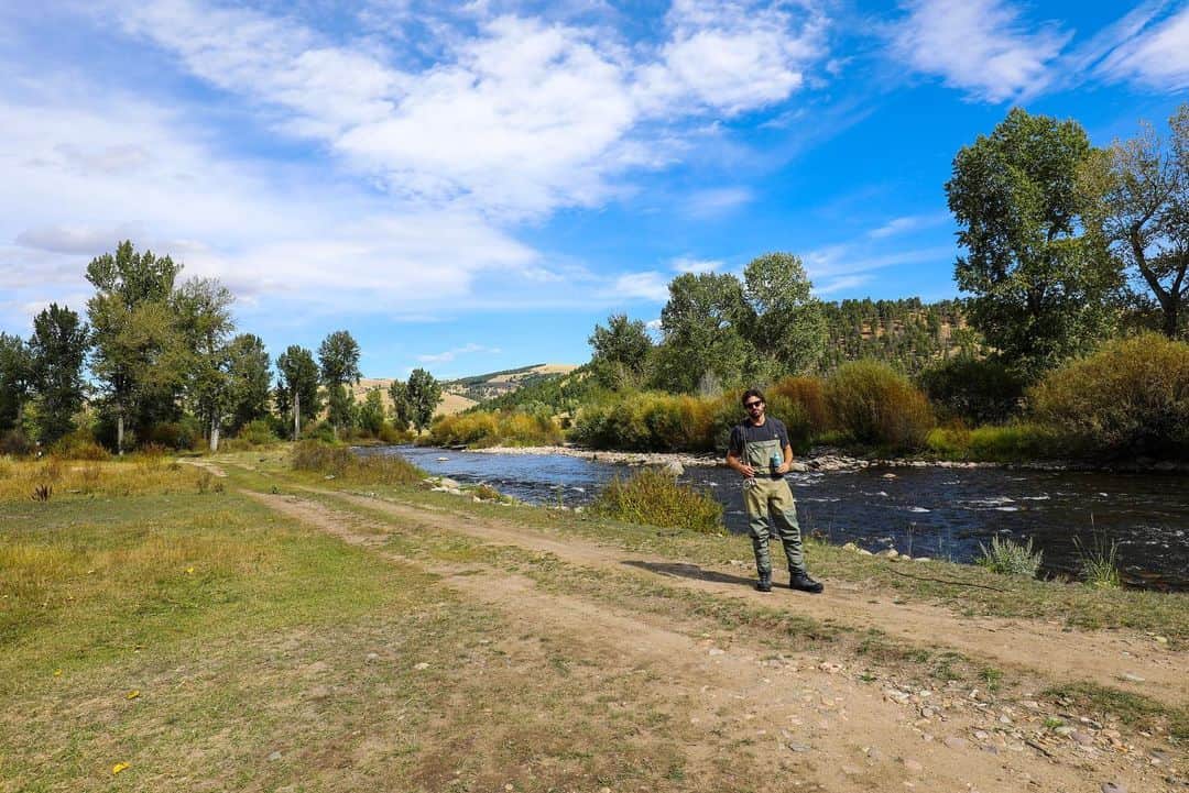 のインスタグラム：「I don’t always tell people where I fish... but when I do... it’s a lie. 🎣」