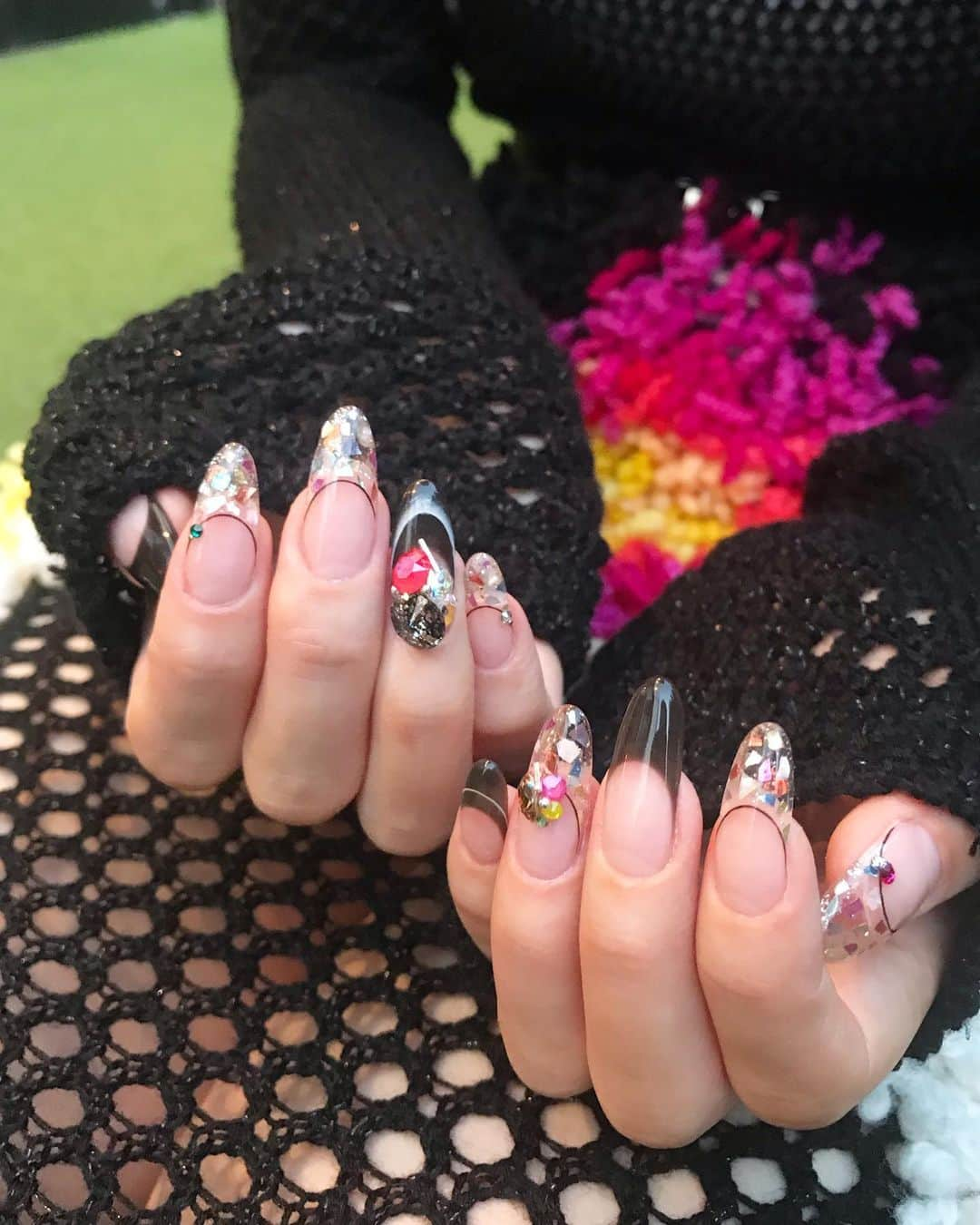 ryo kitamuraさんのインスタグラム写真 - (ryo kitamuraInstagram)「“ nail marché 2019 “ ． 去年に引き続きI-NAIL-A主催 @i_nail_a_i_na めちゃくちゃオシャレな渋谷のトランクbyショウトウギャラリー @trunkbyshotogallery にてネイルマルシェに今年も呼んでいただけ、ネイルからファッション、そしてヘアメイクのトータルディレクションをさせて頂きました👠 ． 今月はイベントや出張も多く、デザインを事前に考えるよりかは普段から大切にしてるパーソナルなネイルデザインの提案で、当日の朝仕込む時にモデルちゃんが持ってる今の気持ちやオーラを見て、デザインを考えました。 衣装も当日まで見れなくて、想像で考えていましたが文化服装学院の方が作ったお洋服は想像以上にクオリティとデザイン性が完璧にマッチしました。 ． ヘアメイクは海外でも活躍されてる村井さんに、モデルは大好きなフォルムをお持ちのちとせちゃんに今年もお願い出来、仕込みからすごく楽しかったです🤓✨ ． ネイルだけが１人歩きするのではなく、そっとその人をより輝かしてくれるように💫 そんか想いでネイルを毎回創造させてもらってます。 ． お越しくださいましたお客様、素敵な場所と時間を提供してくださったINAIAの皆様、協力してくれた２人、皆さま本当にありがとうございました🌼 ．」9月18日 6時38分 - ryo_kitamura