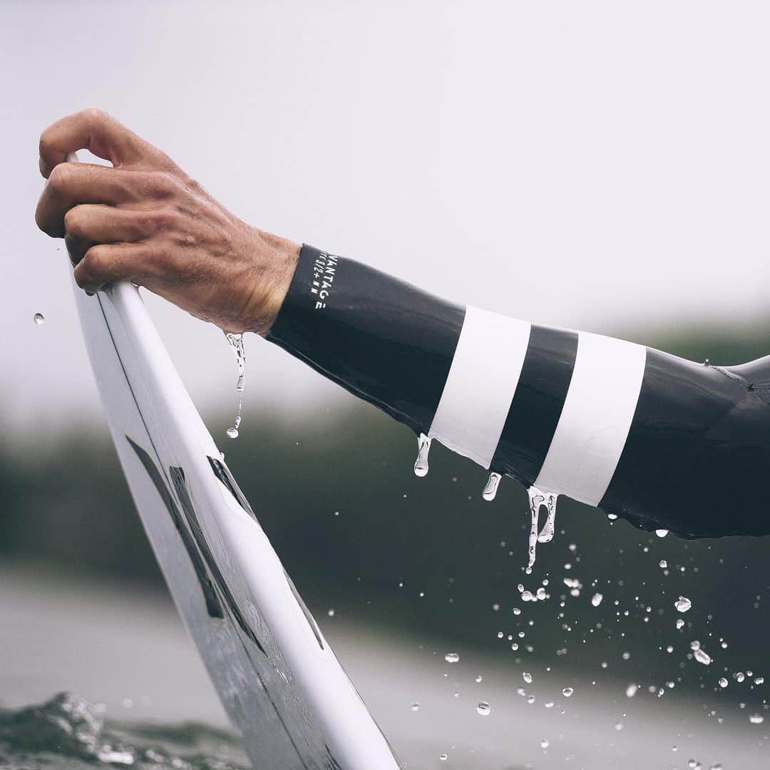 hurleyさんのインスタグラム写真 - (hurleyInstagram)「Time to suit up. ⠀⠀⠀ New construction. New innovations. Our warmest, most flexible wetsuits just got even better. ⠀⠀⠀ Explore our all-new range of Hurley Advantage Wetsuits, at the link in our bio.」9月18日 6時51分 - hurley