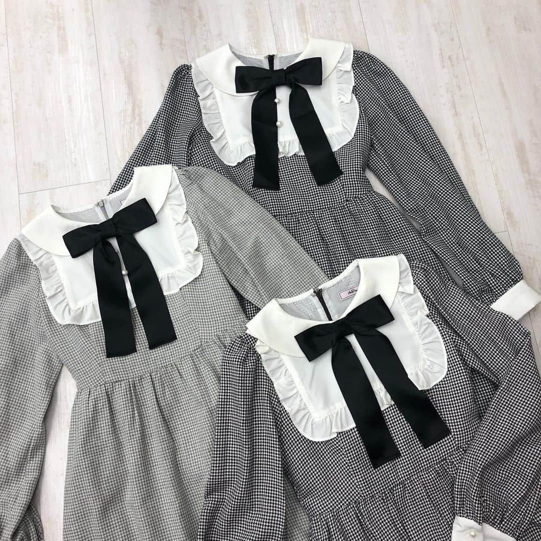 Ank Rougeさんのインスタグラム写真 - (Ank RougeInstagram)「‪. 【Press】‬ . ‪🧸special price one-piece🧸‬ . ‪¥9,800＋taxが→→→‬ ‪¥6,900+tax に💘‬ . ‪🖤公式通販サイトAiland‬ ‪  9/20 0時〜販売スタート‬ . ‪🖤AnkRouge 全店舗‬ ‪  9/20〜 販売スタート‬ . ‪Model ♡kozue @ankrouge_kozue ♡mayu‬ @ankrouge_mayu . #ankrouge」9月18日 17時55分 - ankrouge_official