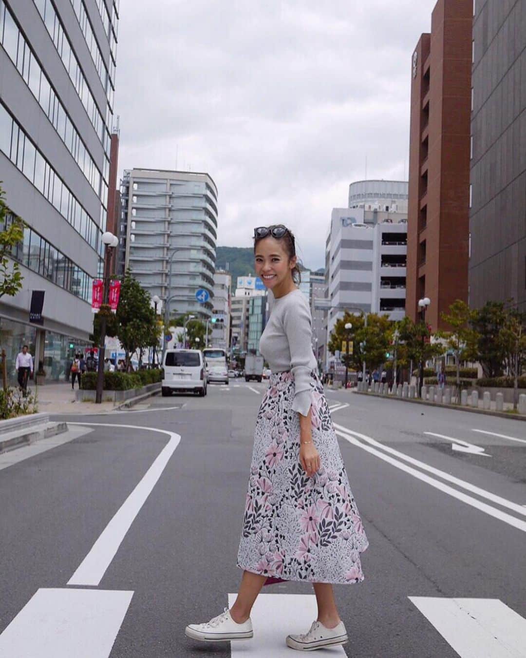 Risako Yamamotoさんのインスタグラム写真 - (Risako YamamotoInstagram)「今日はお仕事の後、神戸をブラブラが楽しみの予定☺︎💕 ・ ・ TOP/// #aularee  SKIRT/// #rosymonster  SHOES/// #converse  BAG/// #marni ・ ・ #ootd #fashion #coordinate」9月18日 16時38分 - risako_yamamoto