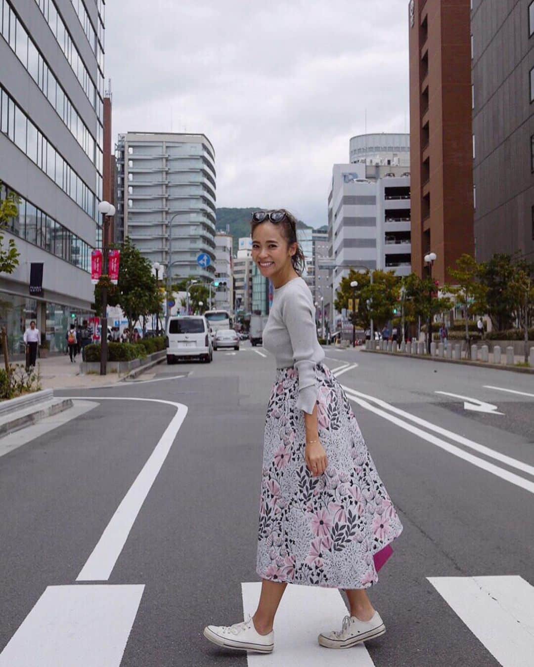 Risako Yamamotoさんのインスタグラム写真 - (Risako YamamotoInstagram)「今日はお仕事の後、神戸をブラブラが楽しみの予定☺︎💕 ・ ・ TOP/// #aularee  SKIRT/// #rosymonster  SHOES/// #converse  BAG/// #marni ・ ・ #ootd #fashion #coordinate」9月18日 16時38分 - risako_yamamoto