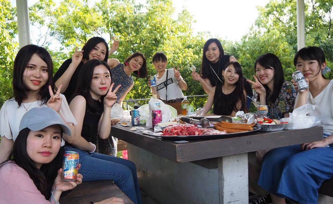 のインスタグラム：「新大阪 Summer Smile🏕 . 夜間部のクラスメイトでBBQ😋🍖 . . #新大阪歯科衛生士専門学校 #sdhc #歯科衛生士 #歯科衛生士の卵 #campuslife #summer #smile #夜間部 #クラスメイト #バーベキュー #BBQ #友達 #friend #学校 #school #夢 #dream #専門学校 #仲間 #happy #love #fun #girl #likeforlike #like4like #instagood #instalike #dental #dentalhygienist  #dentalhygiene」