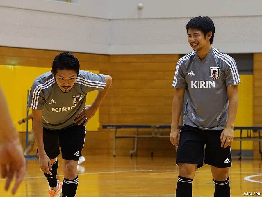 日本サッカー協会さんのインスタグラム写真 - (日本サッカー協会Instagram)「📸9月23日(月・祝)・25日(水)にフットサルタイ代表との国際親善試合に臨む#フットサル日本代表 は、初戦の開催地となる新潟県長岡市にてトレーニングを開始。 ・ 今回はＦリーグで活躍する16名の選手が招集され、9月16日よりチームが始動。ブルーノ監督からは親善試合の目的やAFCフットサル選手権2020予選までのスケジュールが改めて共有されました。 ・ #jfa #daihyo ―――――――――――――――――― 国際親善試合 🆚タイ代表🇹🇭 ・ [第1戦] 📅9/23(月・祝) 14:00KO 📍新潟/シティホールプラザアオーレ長岡 ・ [第2戦] 📅9/25(水) 19:30KO 📍愛知/武田テバオーシャンアリーナ ・ チケット絶賛発売中！ 👉大会情報はJFA.jpへ ――――――――――――――――――」9月18日 17時17分 - japanfootballassociation