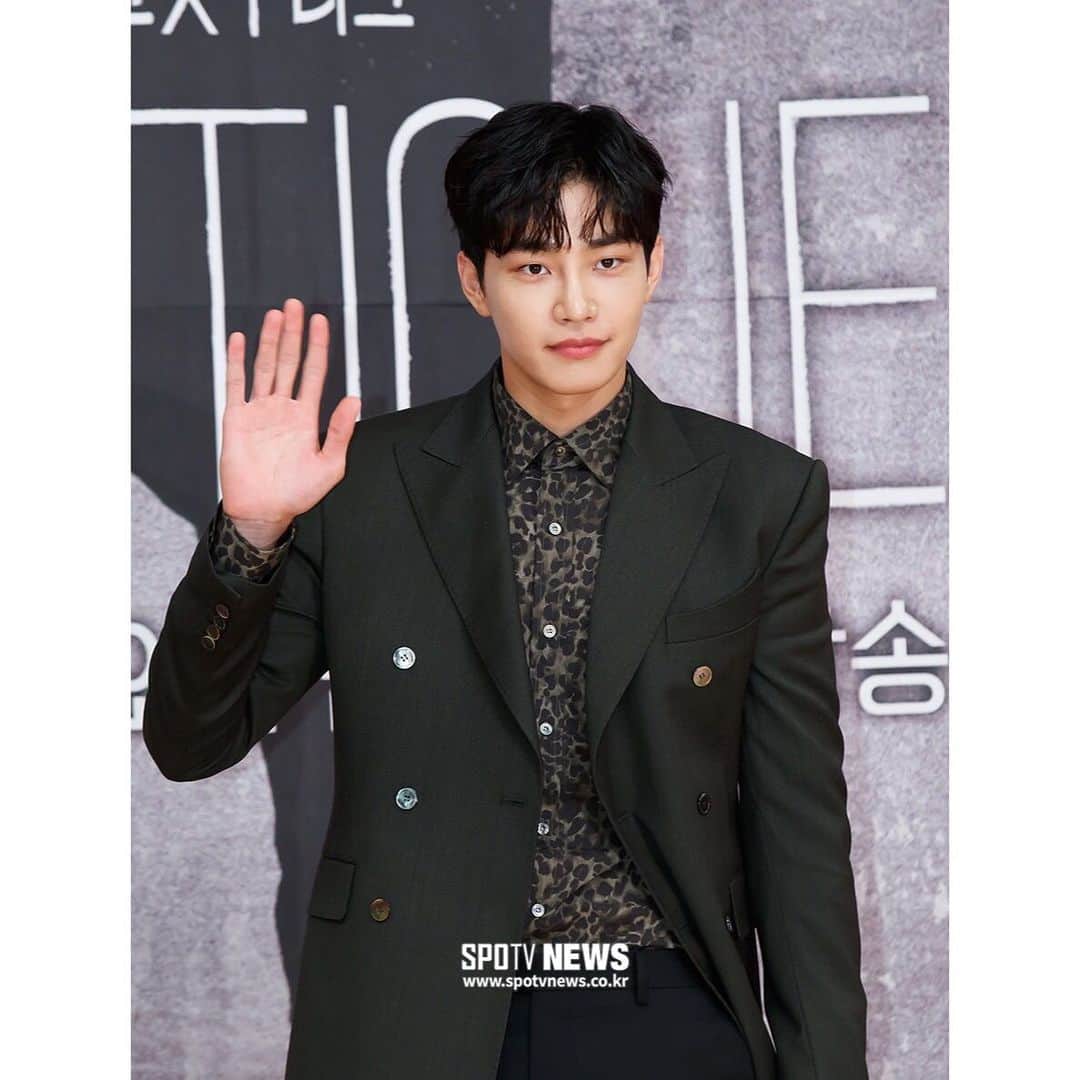 のインスタグラム：「오늘밤 10시 시크릿부티크🤗 본방사수!!^^」