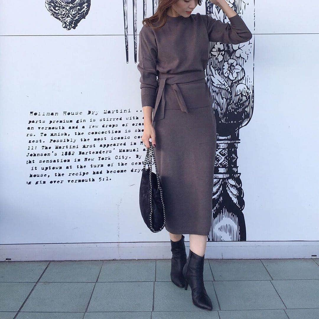 ur'sさんのインスタグラム写真 - (ur'sInstagram)「. . 【 style share 】 リボン付ニット×タイトスカートセットアップ 品番: BUXU0610 ¥5,990+tax . @midopei 様、素敵なコーディネートありがとうございます！ リボンベルト付きで着回しのアレンジが効く、トップスとタイトスカートのニットセットアップ✨ リボンの結び方や位置によって雰囲気の異なる着こなしが楽しめます👌🏻 9/20(金)10:59まで7,560円以上お買い上げで使える【1,000円OFFクーポン】を配布中🎫 . . STYLE SHARE 募集中！ ハッシュタグは『#urs_styling』 素敵な着こなしは、紹介させて頂くことがあります。 . #urs_official #ユアーズ #レディース #fashion #コーディネート #セットアップ #ニットセットアップ #ニットタイトスカート . . #Repost @midopei ・・・ ❤︎❤︎❤︎﻿ 綺麗めニットアップ﻿ ﻿ ハイゲージで滑らかな素材感で﻿ とても着心地が良いです﻿ ﻿ リボンベルトを外してプルオーバーで着ると﻿ 少しカジュアルダウン出来るかな﻿ ﻿ #身長158cm で﻿ スカートは一折りしてます﻿ ﻿ @urs_official ﻿ #リボン付きニットタイトスカートセットアップ﻿ ﻿ ﻿ #urs_official#urs_styling#ユアーズ#ファッション#コーディネート#コーデ#プチプラ#プチプラコーデ #今日のコーデ#ママコーデ #ママファッション#オトナカジュアル ﻿ #大人ファッション#シンプルコーデ」9月18日 17時40分 - urs_official