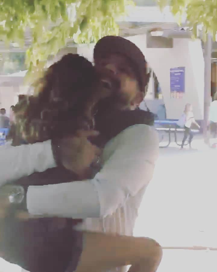 A.J.のインスタグラム：「This is what life is all about right here! After a long successful summer tour daddy is finally home and back where my heart belongs. Thanks to everyone for making this tour so much fun! #ktbspa」
