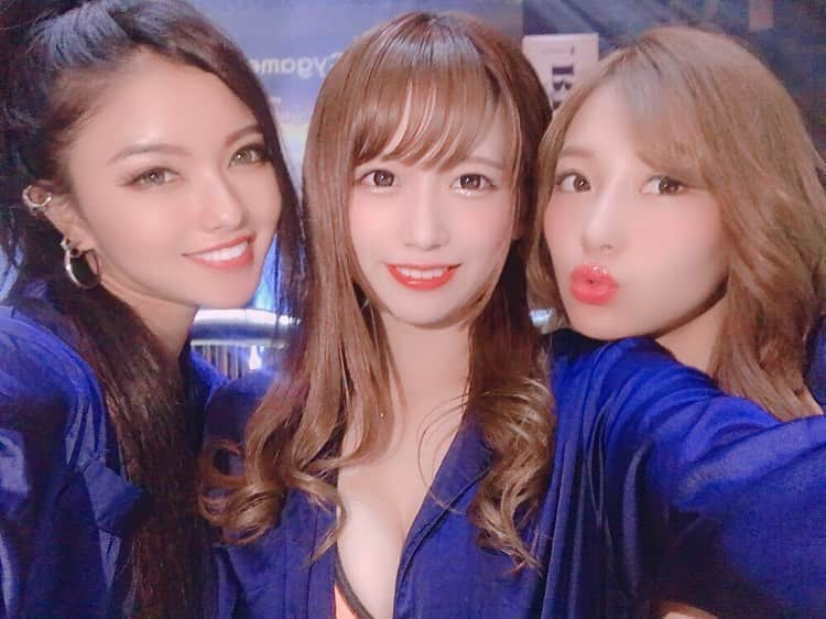 COCOさんのインスタグラム写真 - (COCOInstagram)「. RISE round girl 💋 左からももたんりんちゃん私😍✌️ . #RISE #RISEWS #riseworldseries #worldofsunrise2019 #Cygames #roundgirls #ラウンドガール #幕張 #幕張メッセ」9月18日 9時42分 - coco_coco000