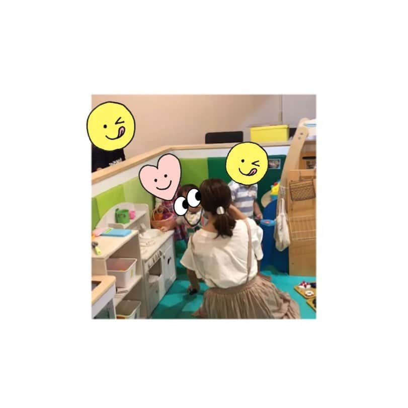 野中藍さんのインスタグラム写真 - (野中藍Instagram)「先日、同じくママさん声優の儀武ゆう子さんと子連れランチをしました🍽 儀武さんとごはんすると毎回トーク代を払わなきゃいけないくらい笑っています😆✨✨ うちの息子はちょうど今引き出しを開けたい時期なんですけど、それを「ガサ入れも今だけだよ〜」って励ましてくれたり☺️🌼 大変なことも面白く話せるママに私もなりたいです✨✨ ・ ・ #キッズカフェ #lunch #kidsspace #素敵なママさん #ママさん声優 #新米ママ #1y4m #babyboy #seiyuu」9月18日 9時47分 - ai_nonaka