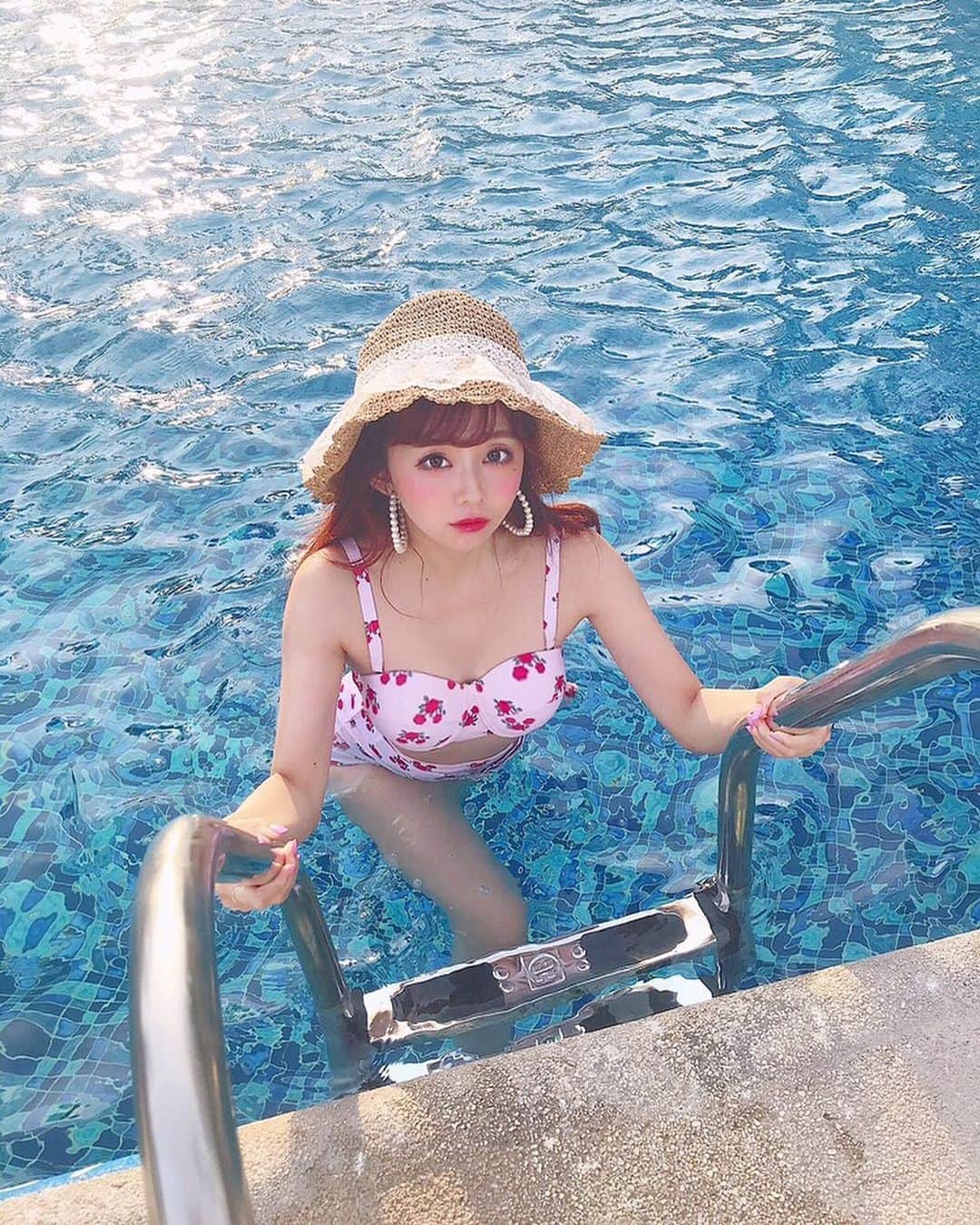 横田亜美さんのインスタグラム写真 - (横田亜美Instagram)「❤︎ 今年は水着を着る機会が め〜っちゃ多かった🥺💕 . セブに1週間滞在すると、 写真まだまだある( ◠‿◠ ) どこも映え。 . .  #水着 #プール #夏休み #なつやすみ #海 #リゾート #セブ島 #セブ #cebu」9月18日 10時06分 - amimi0218