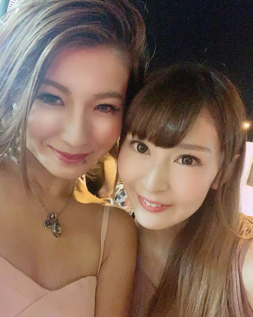 DJGEKIKARAのインスタグラム：「最高に楽しかったイビザ島🇪🇸 大好きなりかちゃんと❤️ りかちゃんとはボラボラ島以来かな？ とにかく毎日眠かったw パエリアもパスタも本当美味しかった🥘 久しぶりに料理したくなった🥘✨ #スペイン #イビザ #パリピ旅行 #パエリア #パスタ #女子旅  #旅行 #タビジョ #genictravel #genic_travel #genic_trip #travel」