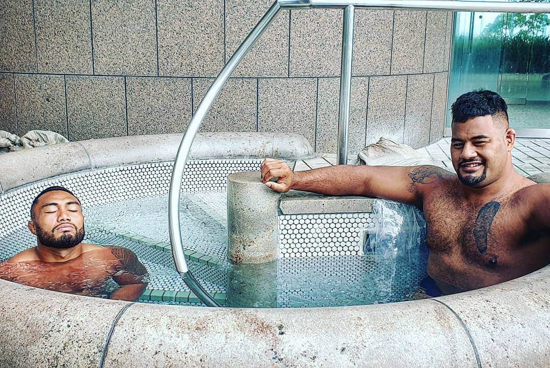 デビッド・ポーコックさんのインスタグラム写真 - (デビッド・ポーコックInstagram)「Wednesday morning ice baths. The cold is your teacher. . . . #rugbyworldcup2019 #RWC2019」9月18日 10時16分 - davidpocock