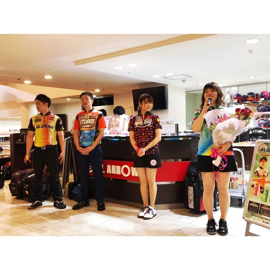 浅田梨奈さんのインスタグラム写真 - (浅田梨奈Instagram)「ボウルアロー八尾店様でチャレンジマッチを開催して頂きました🌈 ご参加頂きました沢山の方々 和田プロ、山田プロ ボウルアロー八尾店様 本当にありがとうございました🙇‍♀️✨ #ボウリング #プロボウラー #浅田梨奈 #ボウルアロー八尾店 #ありがとうございました」9月18日 10時29分 - asdrn528