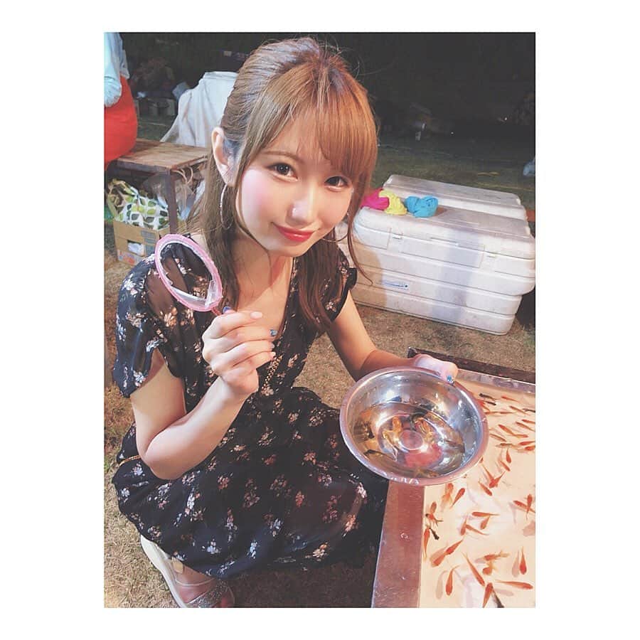 のインスタグラム：「* 投稿遅すぎて 夏終わっちゃった🥺💫 * #夏 #祭り #金魚すくい #夏祭り #金魚 #屋台 #毎年恒例」