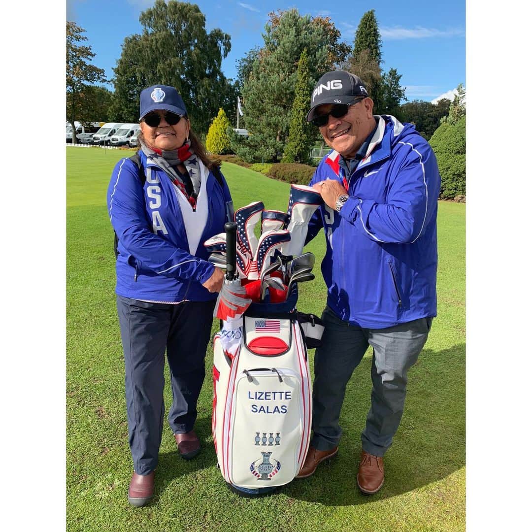 リセット・サラスのインスタグラム：「Because of your bravery and determination we get to wear the Red White and Blue as a family. I'm proud to be your daughter! 🇺🇸 Thank you to my fam for making the trip to Scotland ❤️💙」