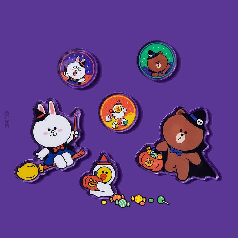 LINE FRIENDSさんのインスタグラム写真 - (LINE FRIENDSInstagram)「Too Cute to spook 🎃 2019 #Halloween Collection  Available now at #LINEFRIENDSCOLLECTION  Find out more > Link in bio  #BROWN #CONY #SALLY #LINEFRIENDS」9月18日 10時24分 - linefriends