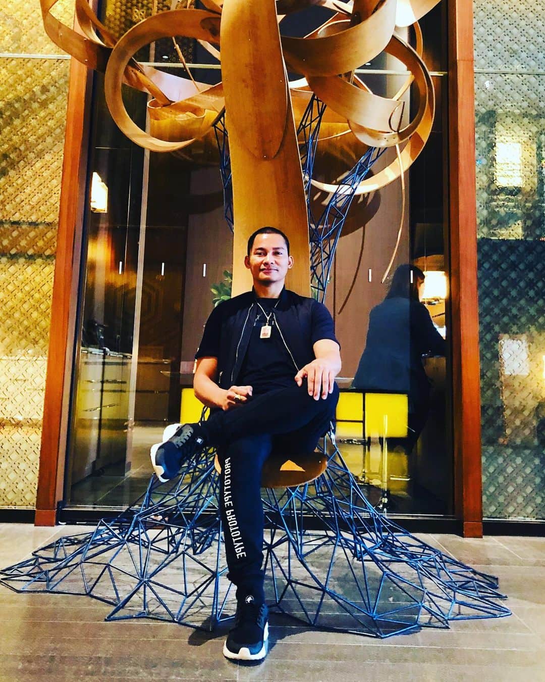 トニー・ジャーのインスタグラム：「Hello from tokyo.」