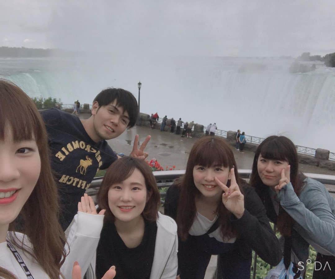 北澤育恵のインスタグラム：「👩🏻‍🦰👩🏻‍🦰👩🏻👶🏻🐼 . 中部電力ナイアガラの滝へ . カナダ遠征三週目🇨🇦 今週も成長しましょう🔥 . #niagarafalls #canada #curling #instagood」