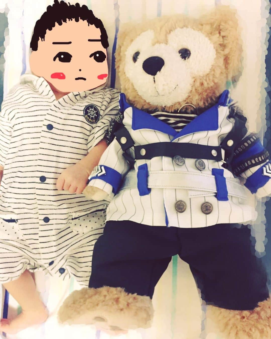 浦えりかのインスタグラム：「浦正証衣装ダッフィーと背比べ。  #augustbaby2019 #baby #赤ちゃんの成長記録 #ぬいぐるみと背比べ  #ダッフィー #ダッフィー衣装」