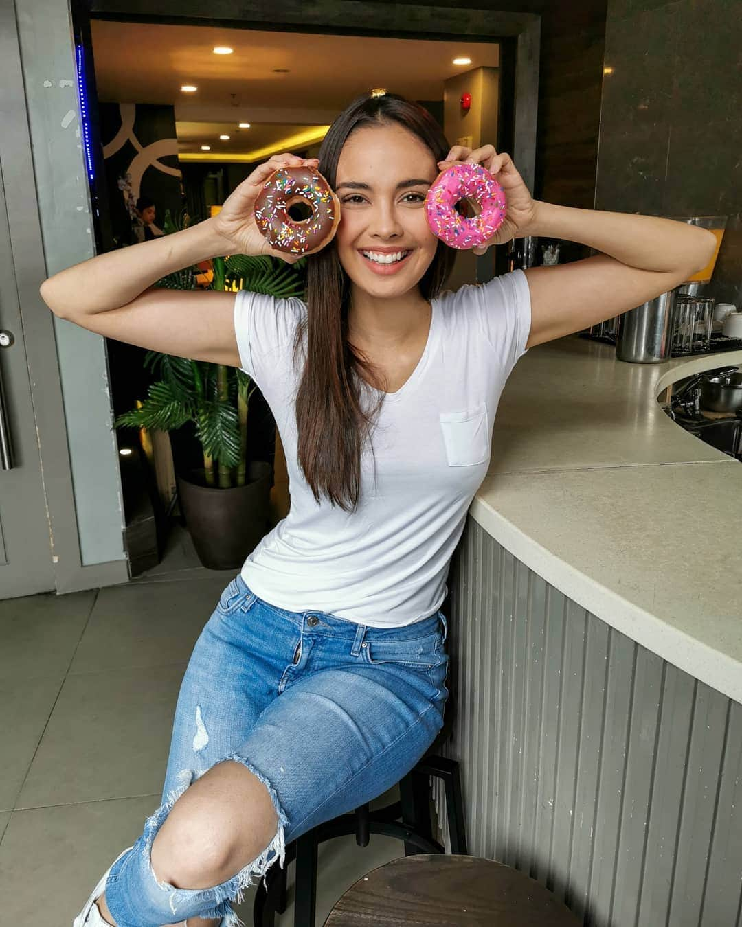 ミーガン・ヤングさんのインスタグラム写真 - (ミーガン・ヤングInstagram)「Eyes on the prize aka DONUTS 😍  You 🍩 want to miss this — the first ever donut and coffee fest in the South is already up at @smsouthmall’s Food Street Concourse until Sept 29! Bring the whole family along. 🥰  #SeeYouDownSouth #SouthEats」9月18日 12時59分 - meganbata