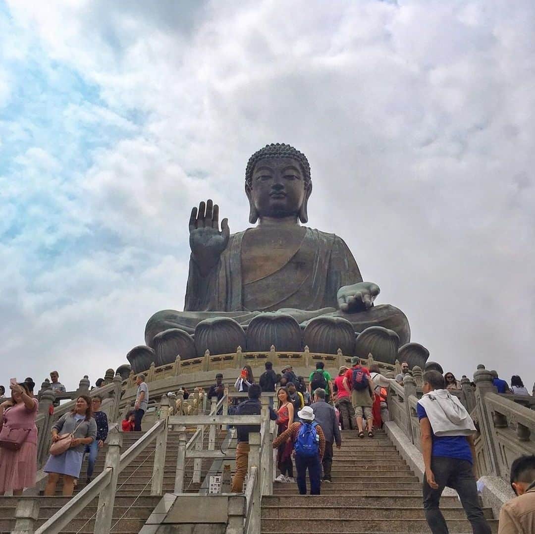 Discover Hong Kongさんのインスタグラム写真 - (Discover Hong KongInstagram)「Hong Kong’s majestic Big Buddha. 舉世聞名的香港天壇大佛。 📷: @anjaliray #DiscoverHongKong #repost」9月18日 13時01分 - discoverhongkong