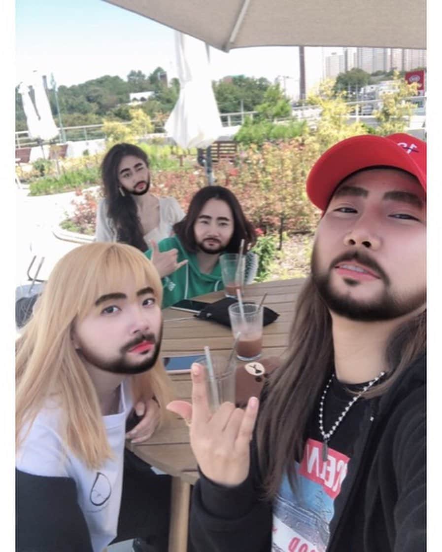 ジヨン のインスタグラム：「드루와」