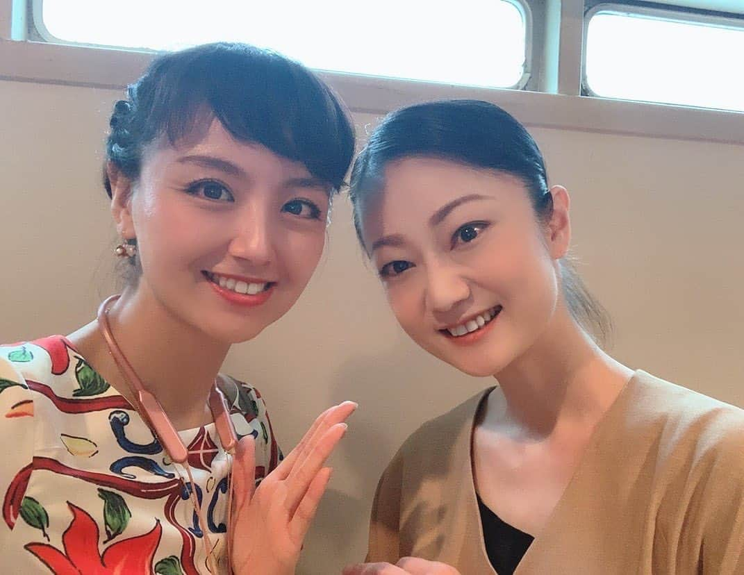 遠山景織子さんのインスタグラム写真 - (遠山景織子Instagram)「『ヘブンズ・レコード』東京公演、千秋楽🌻はーたん観に来てくれました💕ハグハグ 🌻🌻🌻 #ヘブンズレコード青空篇  #音楽朗読劇 #熱量上がる  #大切な人を大切に  #生きる #力  #みんなの力になりますように  #東京公演千秋楽  #木村花代 #遠山景織子」9月18日 13時21分 - kyooko.9.tooyama