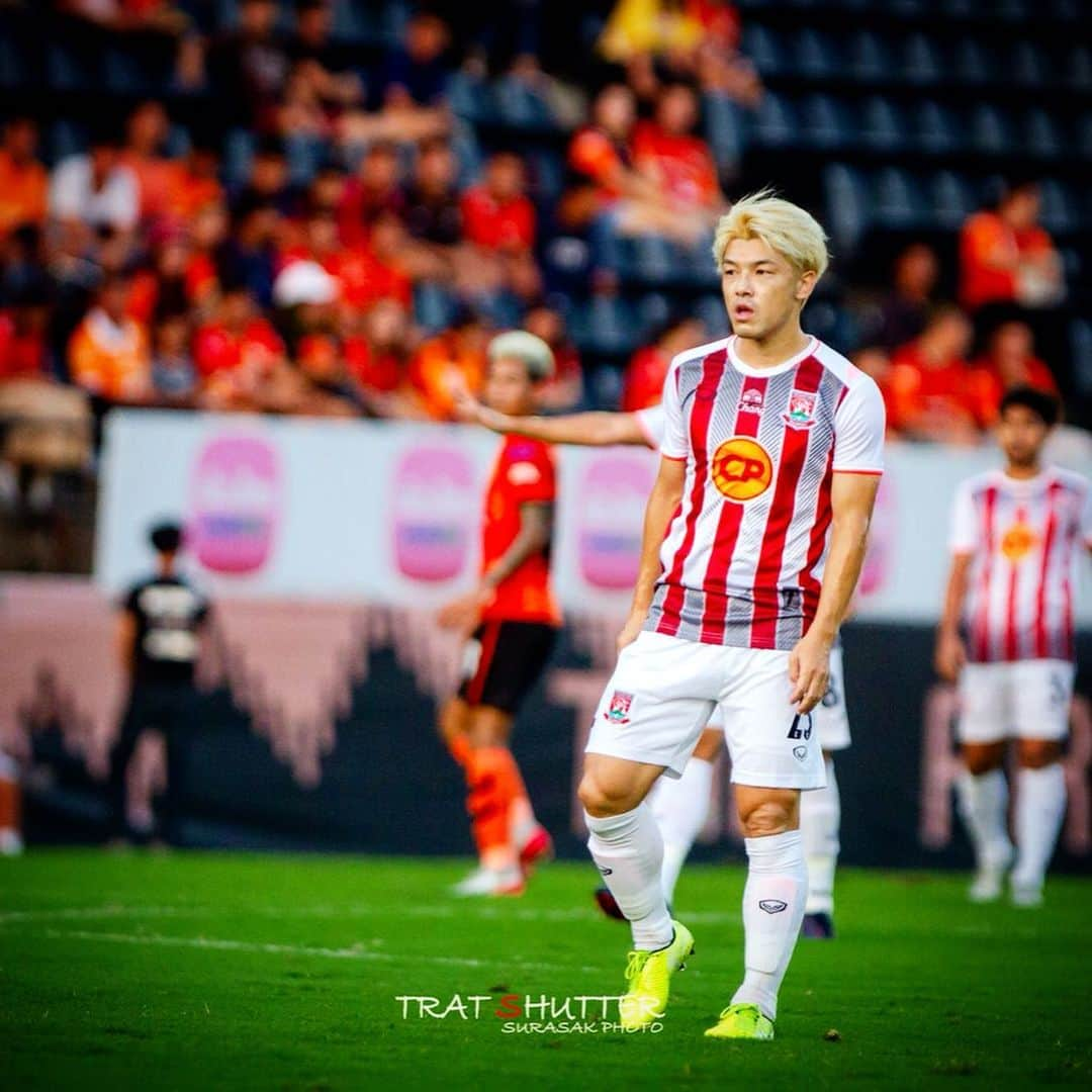 馬場悠企さんのインスタグラム写真 - (馬場悠企Instagram)「Thank you for your support to Chiang Rai‼︎ The next win🔴🐘 #trat #no23 #yukibamba #footballplayer #thaileague #t1 #🔴🐘 #⚽️ #twitter #facebook #instagram」9月18日 13時59分 - yuki_bamba32