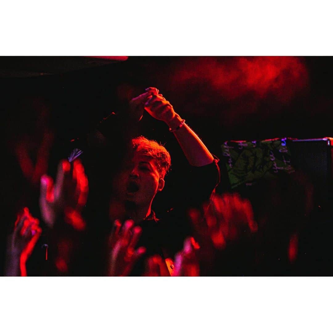 侑威地さんのインスタグラム写真 - (侑威地Instagram)「dustbox「The Awakening TOUR」@八戸FOR ME  photo by @kawado_photo  #theawakeningtour #dustbox #rottengraffty」9月18日 13時57分 - yuichi_rotten