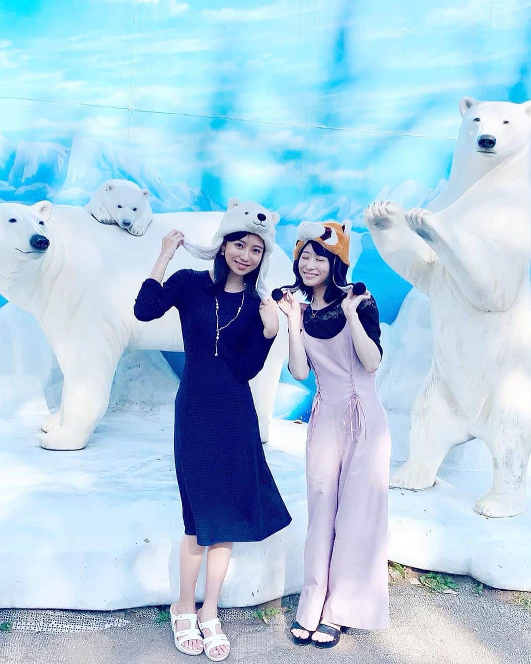 唯月ふうかさんのインスタグラム写真 - (唯月ふうかInstagram)「いろはちゃんと、札幌デートしました♪ 円山動物園に行って、北海道神宮でお参りして、濃厚ミルクアイス食べて、オータムフェストでご飯食べて(*^^)v  かわいいかわいい妹♡ 品があってお茶目で、歌がとんでもなく上手くて、癒しの存在です( ᵕᴗᵕ )  来年の「天保十二年のシェイクスピア」で一緒なので、心強い。。 とっても大満足な1日でした♪  #熊谷彩春 ちゃん #コゼット #唯月ふうか #エポニーヌ #来年は #お光 と #お冬 です」9月18日 14時58分 - fuka_yuduki