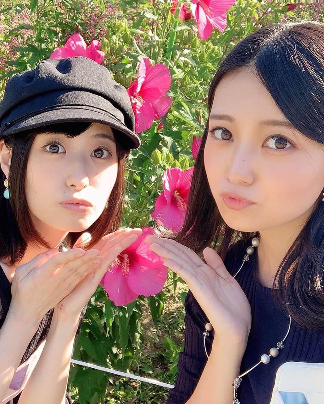 唯月ふうかさんのインスタグラム写真 - (唯月ふうかInstagram)「いろはちゃんと、札幌デートしました♪ 円山動物園に行って、北海道神宮でお参りして、濃厚ミルクアイス食べて、オータムフェストでご飯食べて(*^^)v  かわいいかわいい妹♡ 品があってお茶目で、歌がとんでもなく上手くて、癒しの存在です( ᵕᴗᵕ )  来年の「天保十二年のシェイクスピア」で一緒なので、心強い。。 とっても大満足な1日でした♪  #熊谷彩春 ちゃん #コゼット #唯月ふうか #エポニーヌ #来年は #お光 と #お冬 です」9月18日 14時58分 - fuka_yuduki