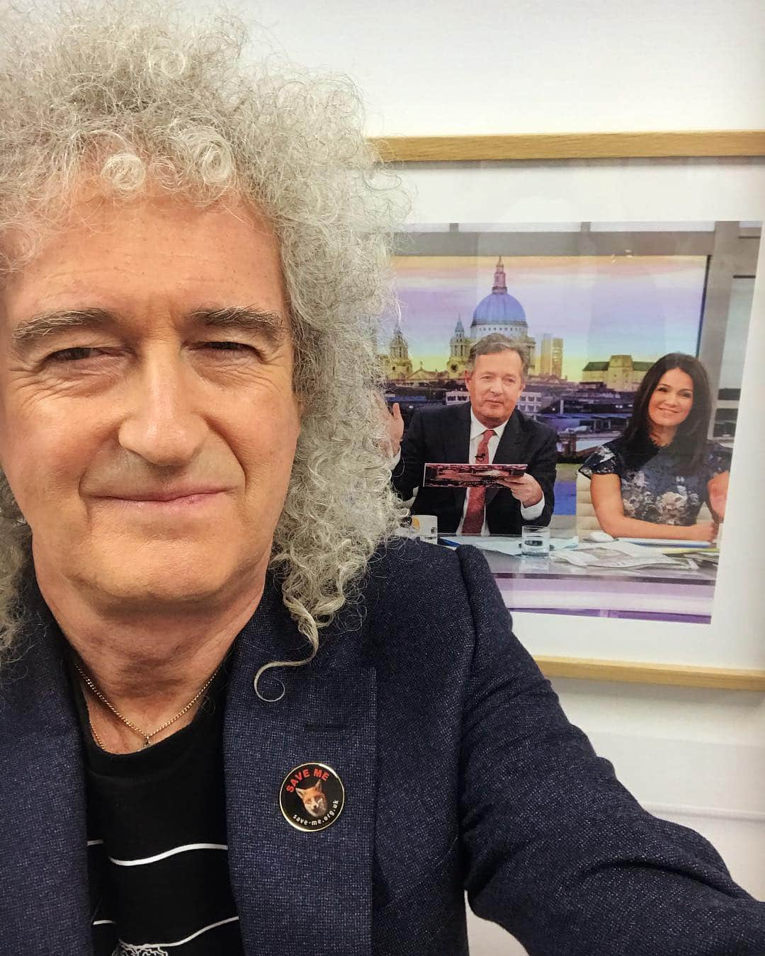 ブライアン・メイさんのインスタグラム写真 - (ブライアン・メイInstagram)「Preparing for my 5 minutes of fame on Good Morning Britain ! Actually they might put us on early, it seems, since I am here, and one of the other guests isn’t ! I’m here to stop the demonstrably useless badger cull.  I will demonstrate as well as I can in the time. I never find live TV easy. But somebody has to do this. Somebody has to TRY to stop the senseless cruelty. Today it’s me. Bri」9月18日 14時59分 - brianmayforreal