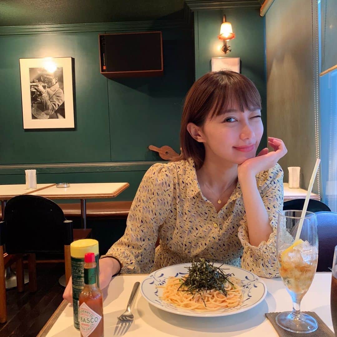 momonaさんのインスタグラム写真 - (momonaInstagram)「お散歩してたら、お洒落なカフェを見つけた!! めんたいこスパゲティ🍝  photo by @tomoconozaki  #ootd」9月18日 15時12分 - momona0517